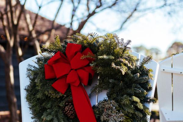 How to Make a Fresh Cut Wreath