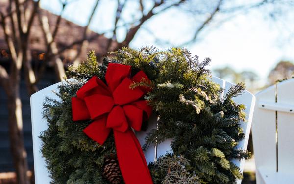 How to Make a Fresh Cut Wreath